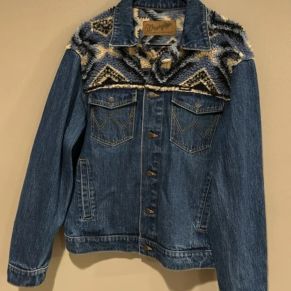 Wrangler Blue Denim Jacket with Patterned Collar - Picture 3 of 7